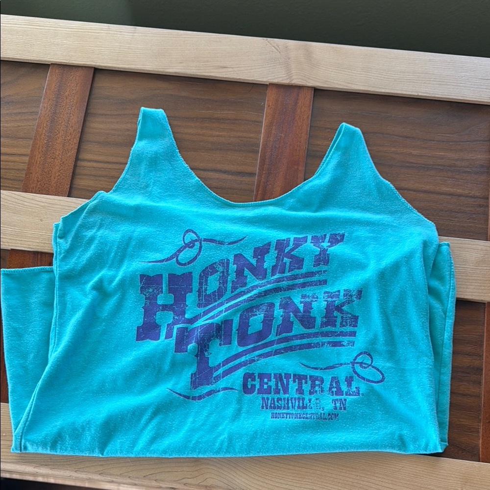 Honky Tonk Central tank